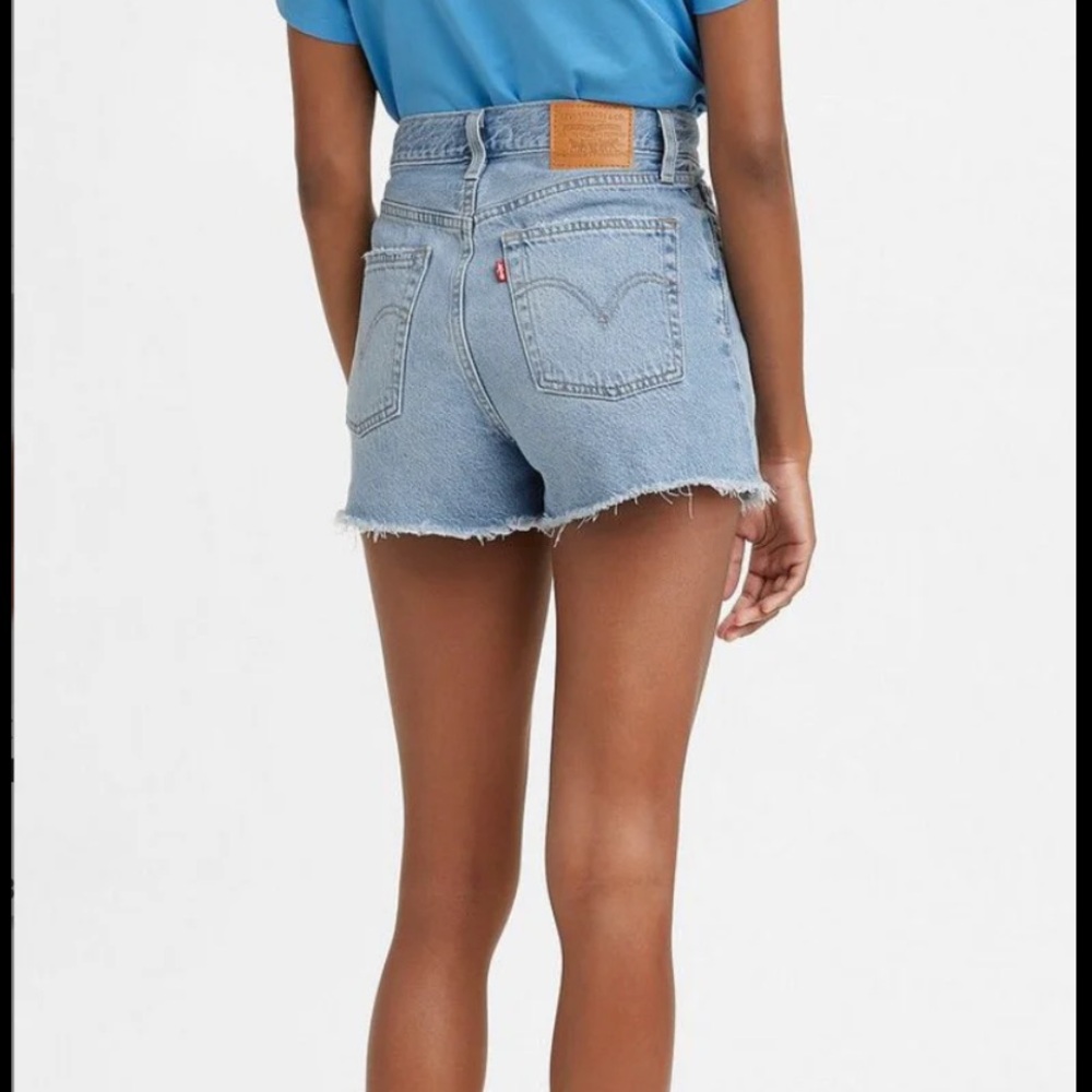 Levi's Women's Ribcage Shorts - Light Blue